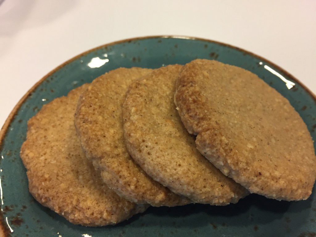 Krispiga Jordnöts cookies